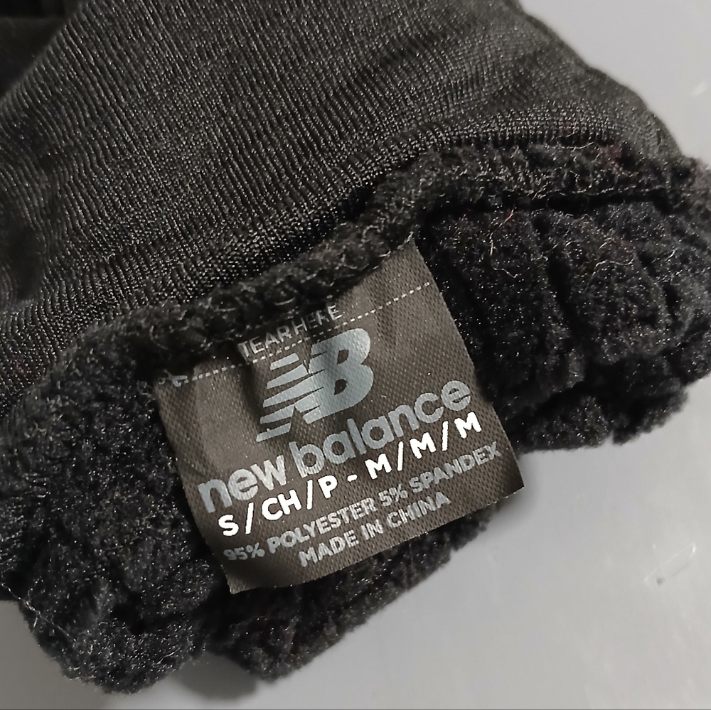 New Balance Black Gloves - Picture 5 of 5